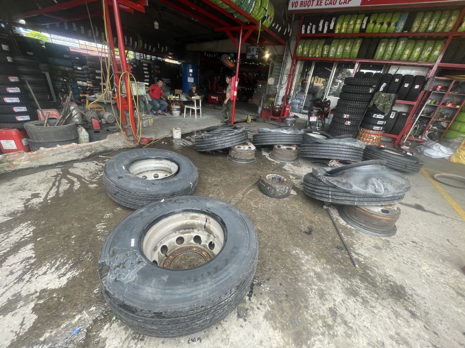 KHO LỐP XE TẢI, LỐP XE CONTAINER - GIÁ ƯU ĐÃI NHẤT KHU VỰC ĐỒNG NAI